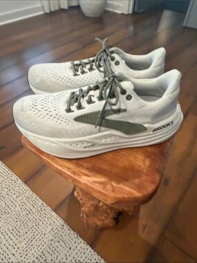 Brooks Men's Running Shoes in Light Gray with Olive Accents